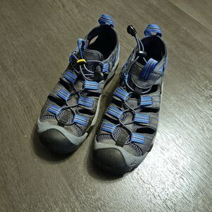 Women’s Keen Newport Sandals Size 7.5 Waterproof Gray Blue Hiking Outdoors